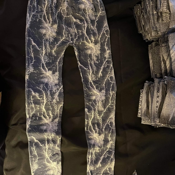 Chuns Jean Print Legging - Picture 2 of 4